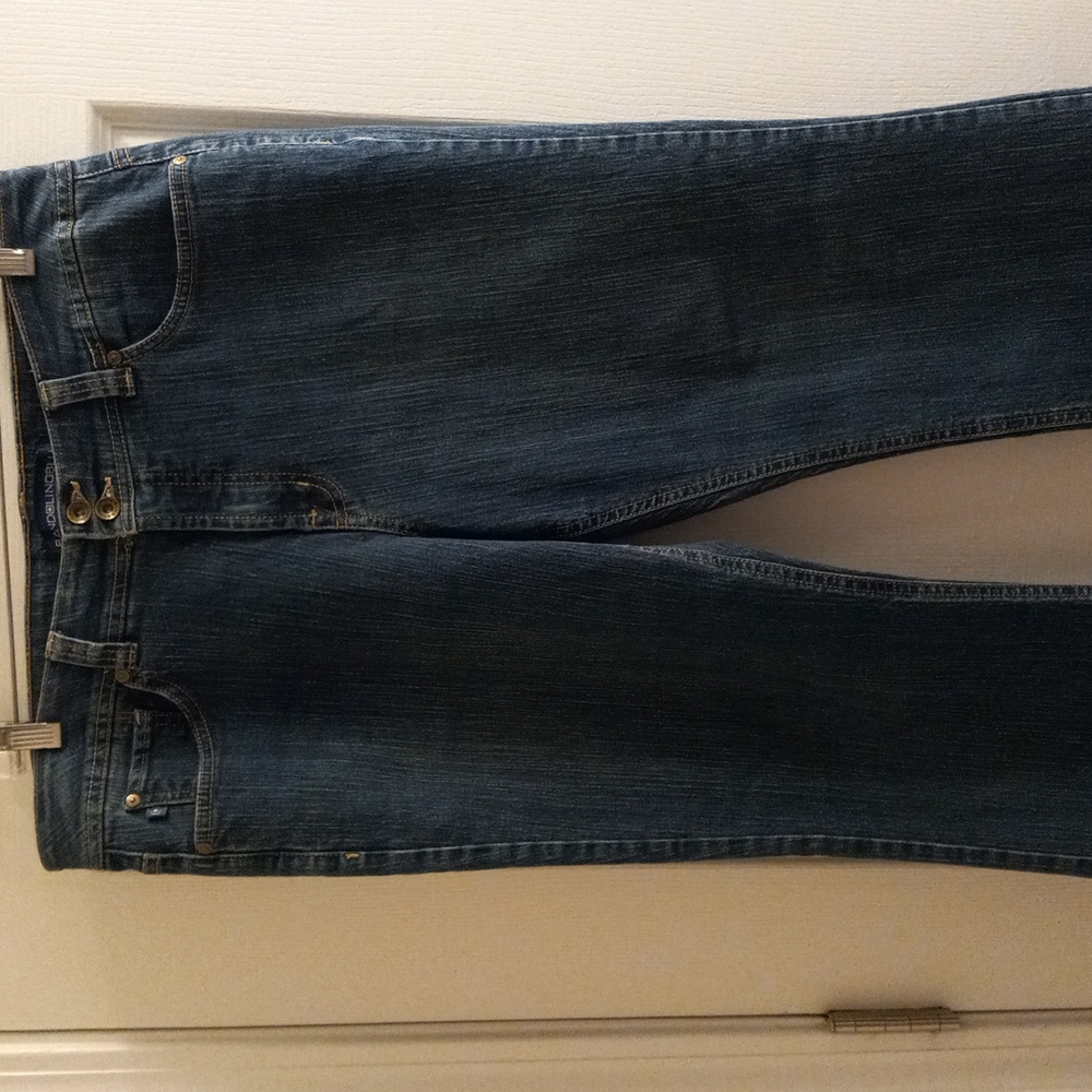 Womens jeans size 14 short
